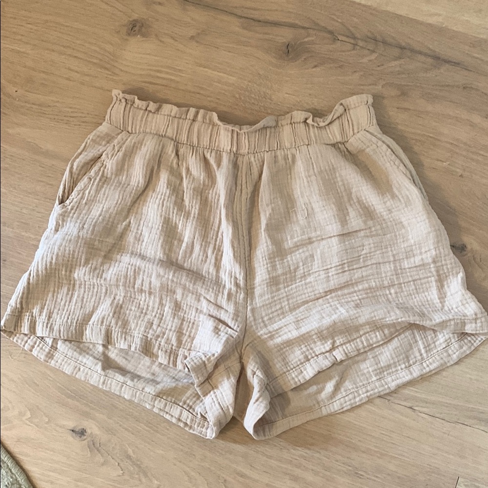Vero Moda Tan High Waist Shorts